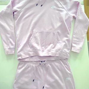 Cute Nike Pink Athletic Set